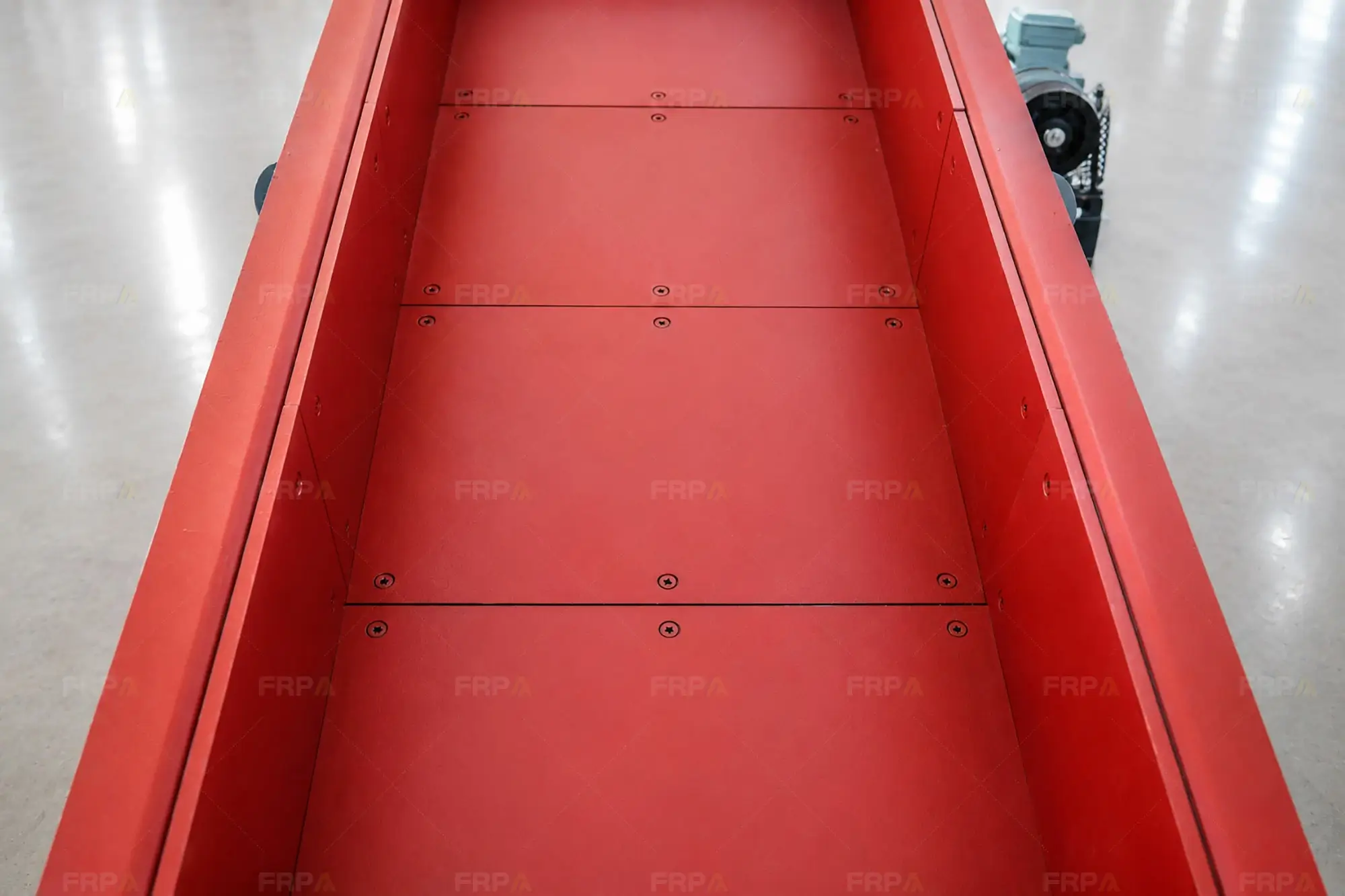 vibrating feeder (13)