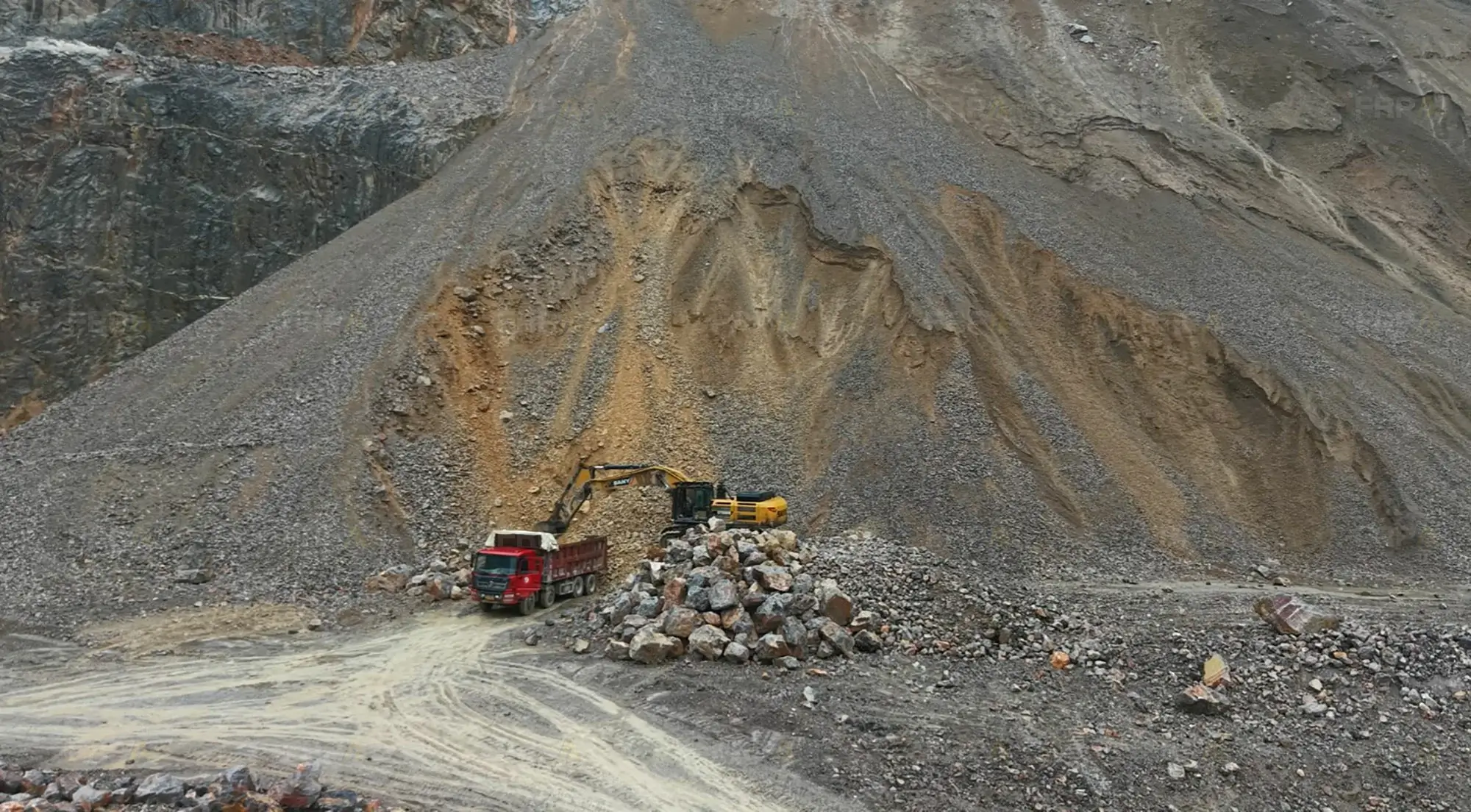 1000 TPH Limestone Screening Solution for High-Impact and Wet Quarry Conditions